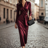 Vestido midi cruzado de satén burdeos para mujer