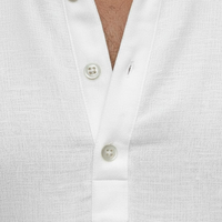 Camisa de manga corta para hombre de mezcla de lino con cuello henley