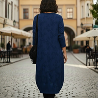Robe d'hiver pour femme à manches longues et silhouette ajustée