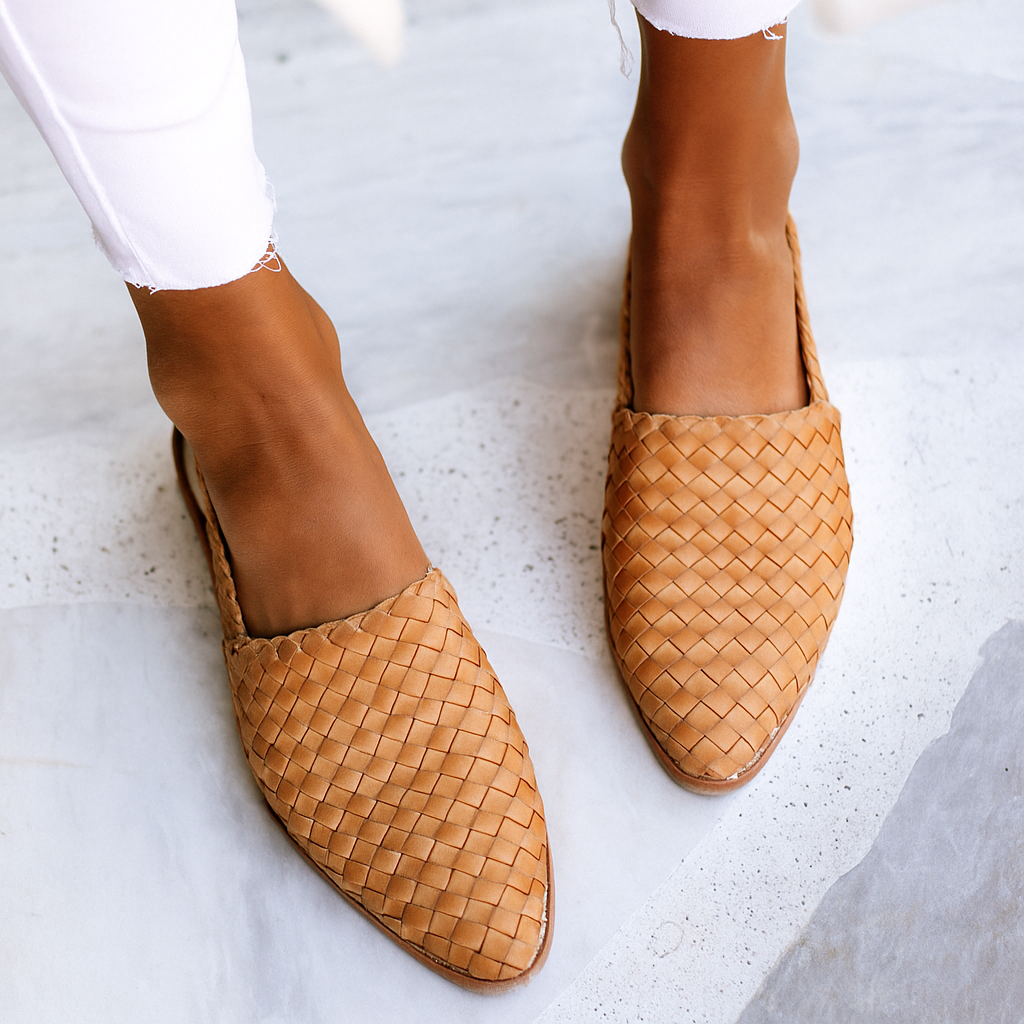 Mules planos de cuero tejido para mujer, punta cerrada, sin cordones
