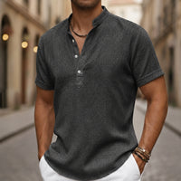 Camisa de manga corta para hombre de mezcla de lino con cuello henley
