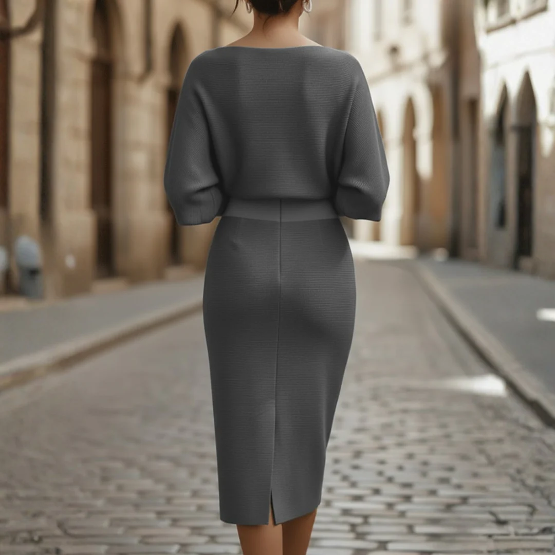 Vestido elegante de tela suave para mujer con escote ancho