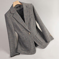 Women's Speckled Wool Blazer | Patch Pocket Tailored Fit Detail